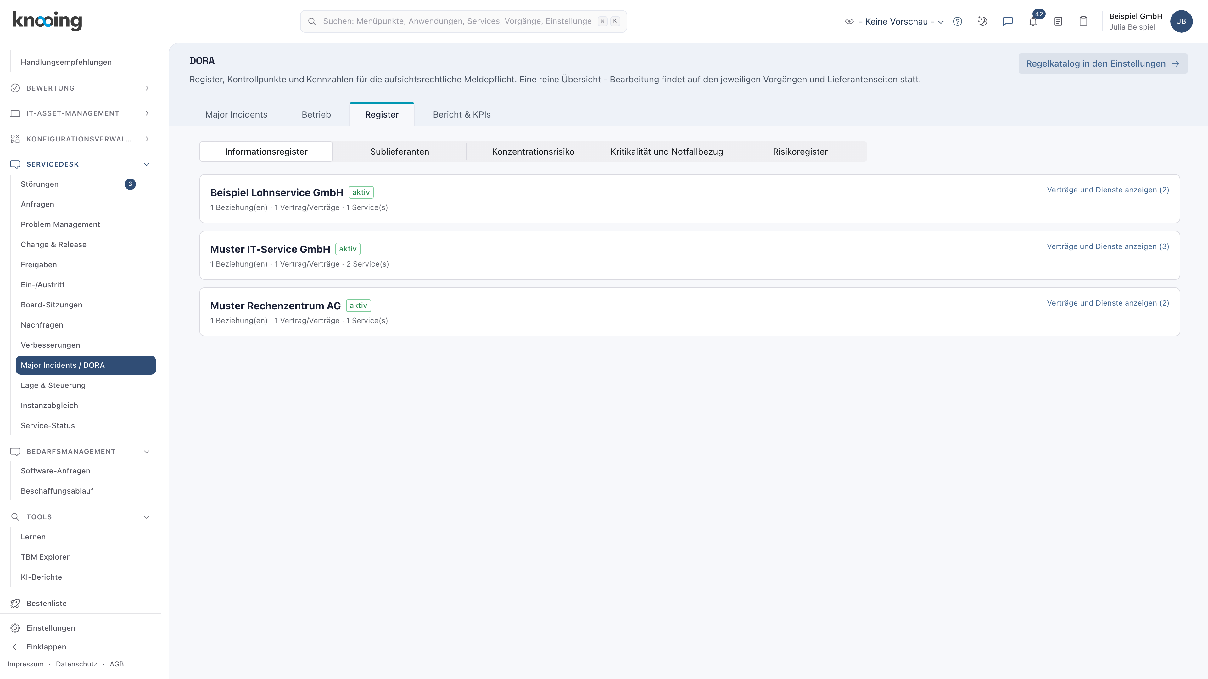 Seite DORA, Reiter Register, Ansicht Informationsregister mit drei Dienstleistern: Beispiel Lohnservice GmbH, Muster IT-Service GmbH und Muster Rechenzentrum AG, jeweils mit dem Zeichen aktiv